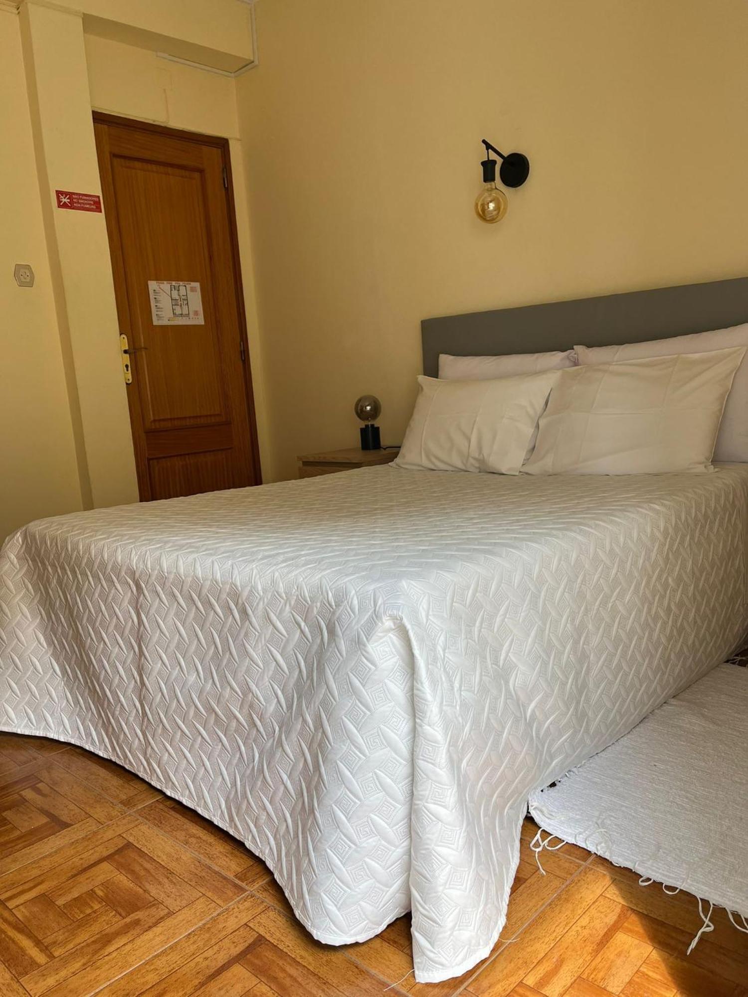 Romeu Bed & Breakfast Quarteira Eksteriør bilde